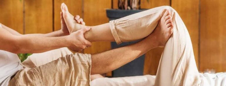 The Ultimate Guide to Relaxation and Wellness Through Traditional Thai Massage